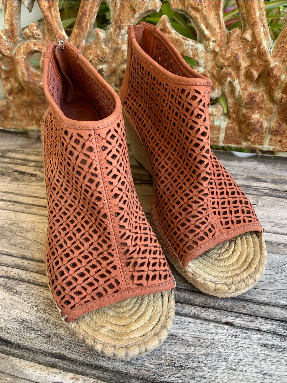 Vince Camuto Lereena Laser-Cut Wedge Espadrilles
